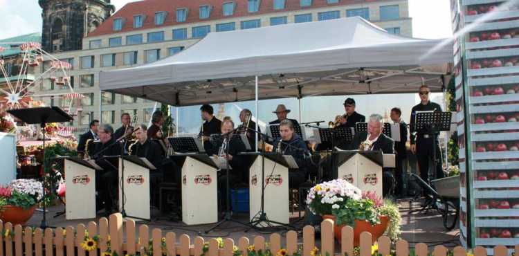 Drugmillers Bigband auf dem Herbstfest Dresden Altmarkt